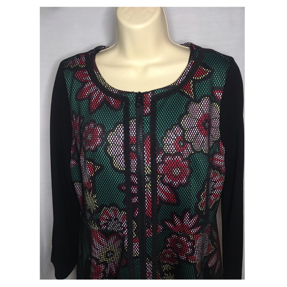 Johnston & Bell. Dress/coat. Gorgeous floral and mesh detail. Size 14 - Picture 8 of 16